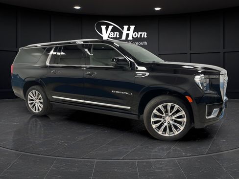 Used 2021 GMC Yukon XL Denali w/ Denali Premium Package AWD/4WD image 1