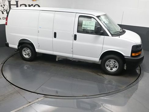 New 2026 Chevrolet Express 2500 image 17