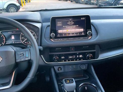 Certified 2025 Nissan Rogue SV image 6