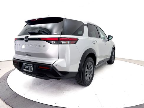 Used 2024 Nissan Pathfinder S FWD image 18