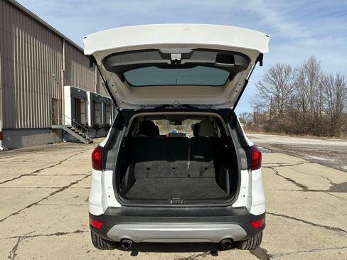Used 2019 Ford Escape SE image 14