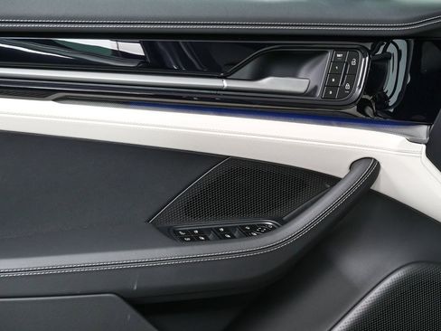 New 2026 Porsche Panamera 4 E-Hybrid image 6