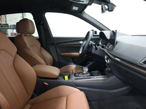 Certified 2024 Audi Q5 e Premium w/ Convenience Package AWD/4WD image 21