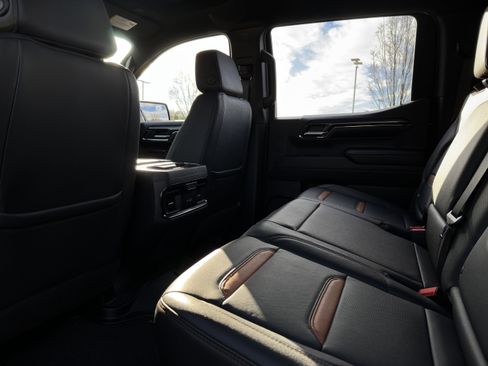 Used 2024 GMC Sierra 1500 AT4 w/ AT4 Preferred Package image 30