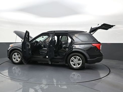 Used 2021 Ford Explorer XLT RWD image 30