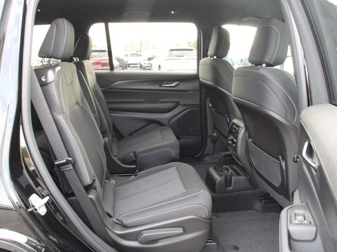 New 2025 Jeep Grand Cherokee L Laredo w/ Luxury Tech Group I image 25