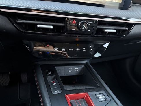 Used 2025 Nissan Kicks SR image 19