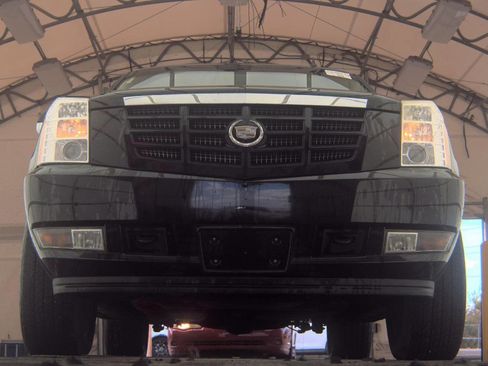 Used 2012 Cadillac Escalade ESV Luxury image 8