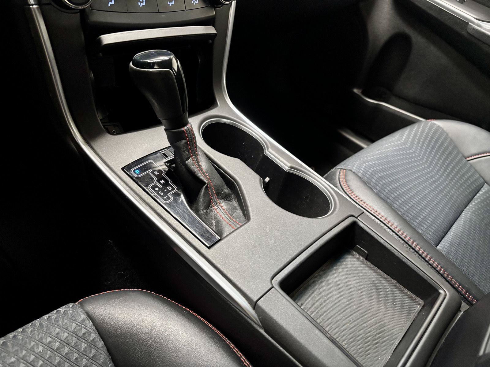 Used 2015 Toyota Camry SE FWD image 27