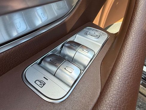 Used 2025 Mercedes-Benz GLS 450 4MATIC image 19