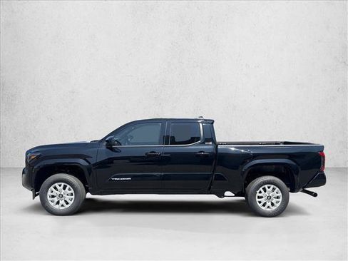 Used 2025 Toyota Tacoma SR5 image 5