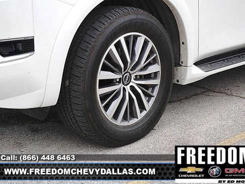 Used 2024 Nissan Armada SL w/ Captain's Chairs Package RWD image 9