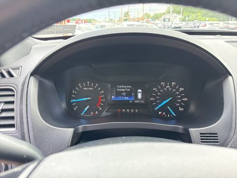 Used 2019 Ford Explorer XLT AWD/4WD image 14