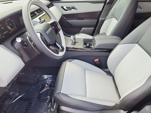 New 2026 Land Rover Range Rover Velar Dynamic SE image 23