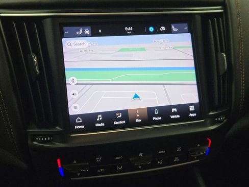 Used 2021 Maserati Levante GranSport image 32