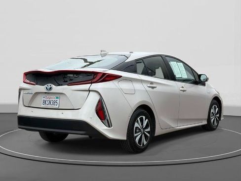Used 2019 Toyota Prius Prime Advanced FWD image 5
