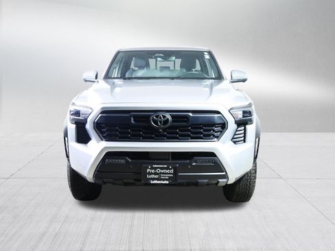 Used 2025 Toyota Tacoma TRD Off-Road w/ TRD Off Road Premium Package AWD/4WD image 2