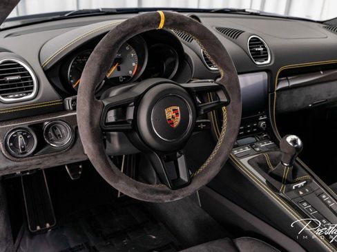 Used 2020 Porsche 718 Cayman GT4 image 30
