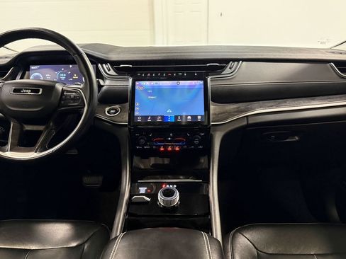 Used 2022 Jeep Grand Cherokee L Limited AWD/4WD image 18