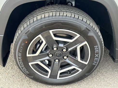 New 2026 Jeep Cherokee Laredo AWD/4WD image 7