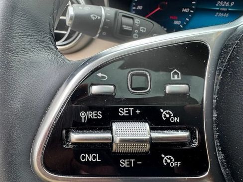 Used 2020 Mercedes-Benz GLC 300 4MATIC image 4