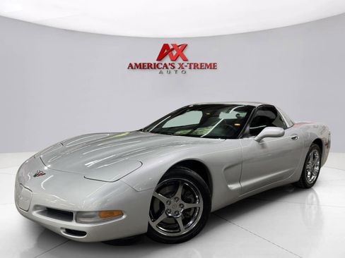 Used 2001 Chevrolet Corvette Coupe w/ Preferred Equipment Group1 RWD image 2
