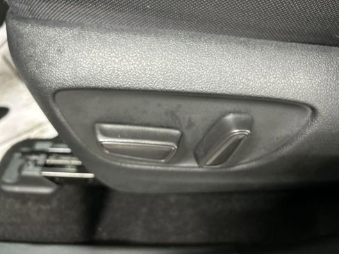 Used 2023 Toyota Highlander LE image 10