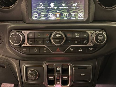 Used 2021 Jeep Wrangler Unlimited Sahara AWD/4WD image 11