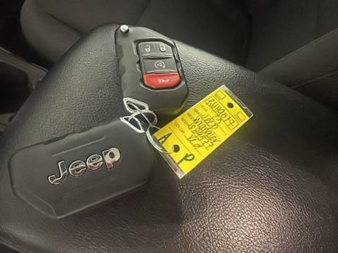 Used 2023 Jeep Wrangler Unlimited w/ Cold Weather Group AWD/4WD image 24