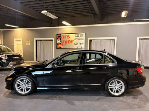 Used 2012 Mercedes-Benz C 300 4MATIC Sedan image 3