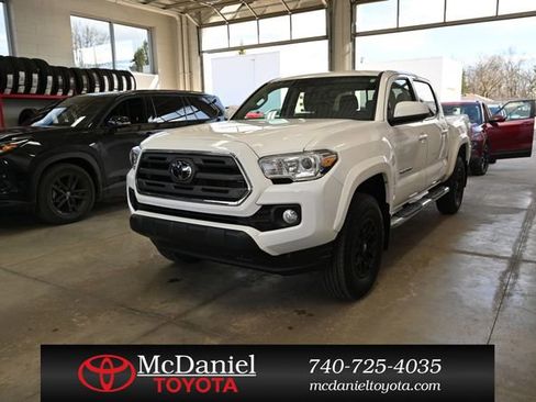 Used 2019 Toyota Tacoma SR5 AWD/4WD image 1