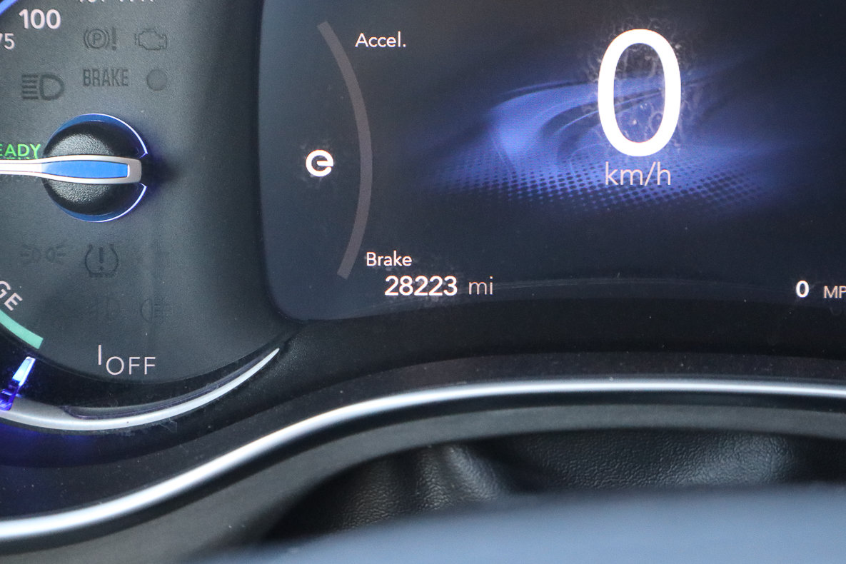 Used 2024 Chrysler Pacifica Pinnacle FWD image 40
