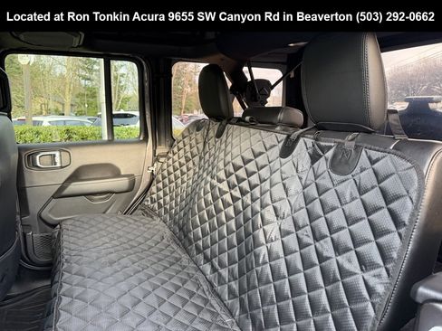 Used 2022 Jeep Wrangler Unlimited Sahara image 26