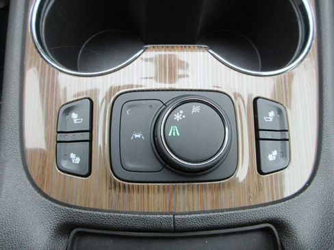 Used 2023 GMC Acadia SLE w/ Driver Convenience Package image 26