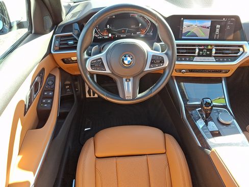 Used 2022 BMW 330i xDrive Sedan w/ M Sport Package image 11