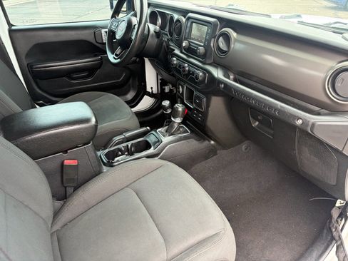 Used 2018 Jeep Wrangler Unlimited Sport AWD/4WD image 34