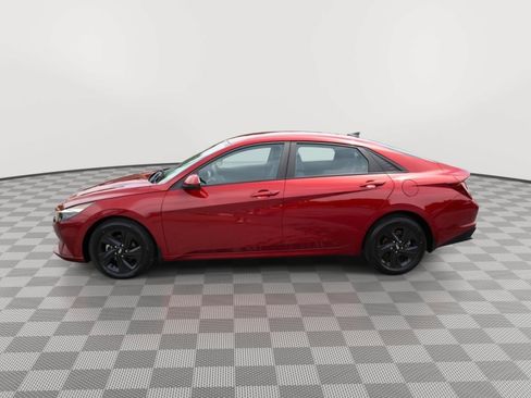 Used 2023 Hyundai Elantra SEL FWD image 8