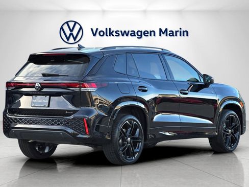 New 2026 Volkswagen Tiguan SE R-Line image 5