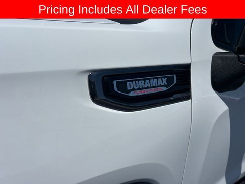 Used 2024 GMC Sierra 1500 AT4 w/ Technology Package AWD/4WD image 2