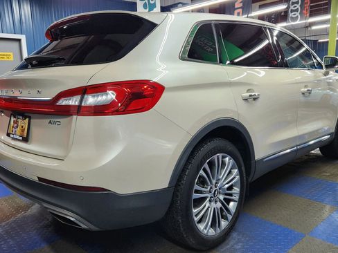 Used 2018 Lincoln MKX Reserve w/ Driver Assistance Package image 3