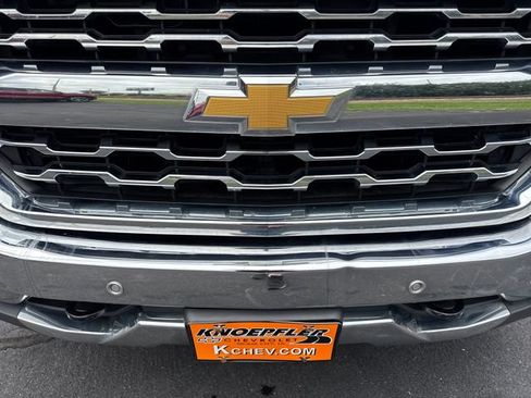 Used 2017 Chevrolet Silverado 1500 LTZ w/ Sport Package AWD/4WD image 32