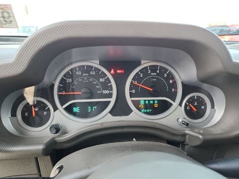 Used 2008 Jeep Wrangler Unlimited Sahara w/ Dual Top Group image 9