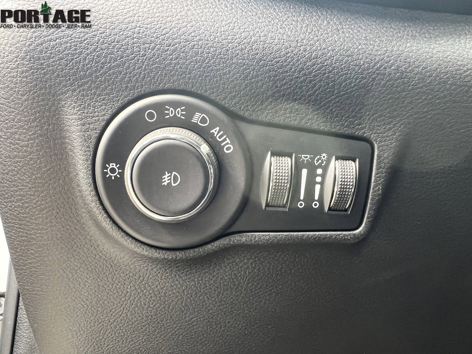 Used 2024 Jeep Compass Limited AWD/4WD image 13