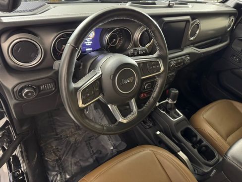 Used 2022 Jeep Wrangler Unlimited Rubicon w/ Steel Bumper Group AWD/4WD image 13