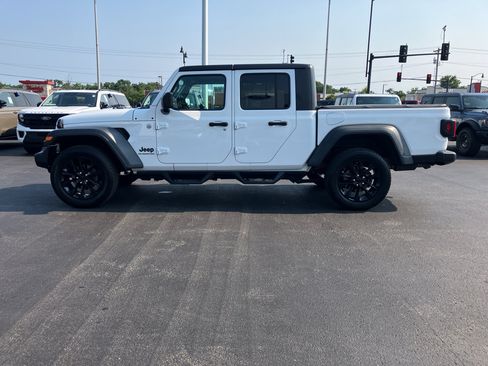 Used 2020 Jeep Gladiator Sport w/ Quick Order Package 24S AWD/4WD image 4