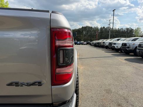 Used 2019 RAM 1500 Limited image 12