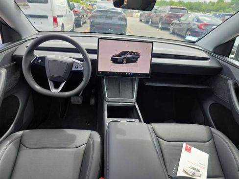 Used 2026 Tesla Model Y AWD image 11
