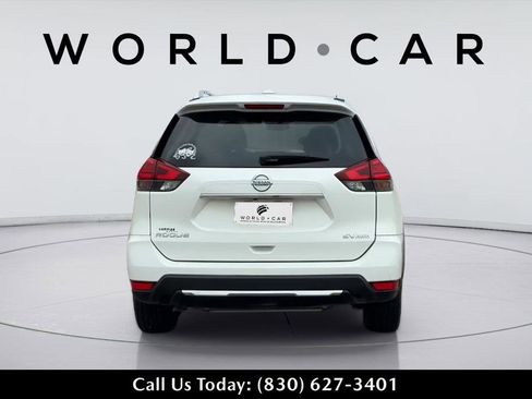 Used 2017 Nissan Rogue SV AWD/4WD image 6