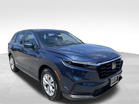 Used 2025 Honda CR-V LX image 3