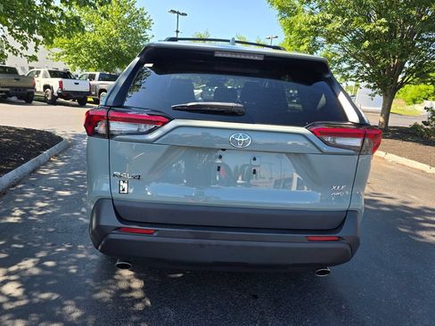 Used 2022 Toyota RAV4 XLE w/ Convenience Package AWD/4WD image 6